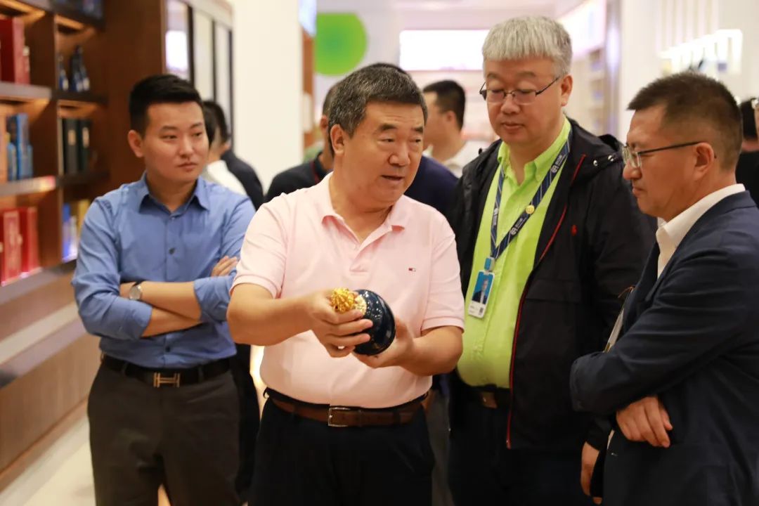 汾酒訪問團(tuán)一行到訪怡亞通，探索清香型白酒發(fā)展新風(fēng)向